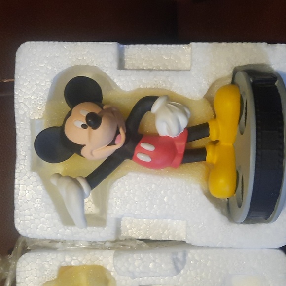 Disney Mickey Mouse collectible figurine - Picture 2 of 4